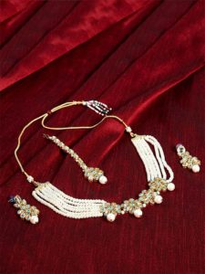 Graceful Kundan and Pearl Motif Necklace Jewellery Set for Wedding